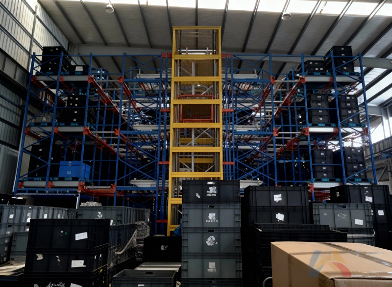 四向穿梭車(chē)